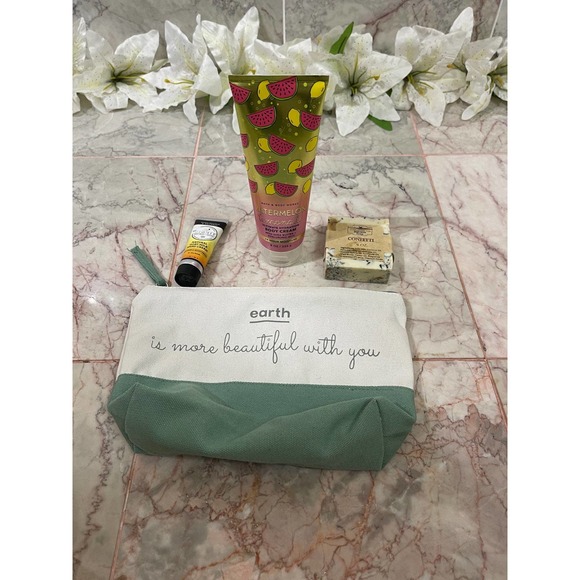 Bath & Body Works Other - Beauty pack goat milk and bath body works
